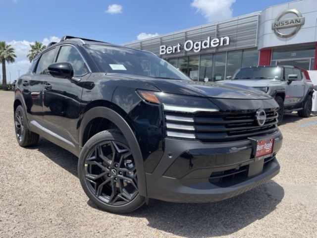 2025 Nissan Kicks SR's photo