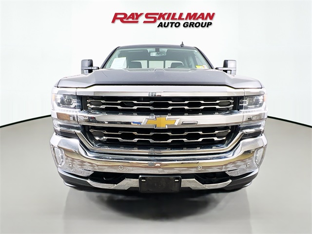 2016 Chevrolet Silverado 1500 LTZ photo 2