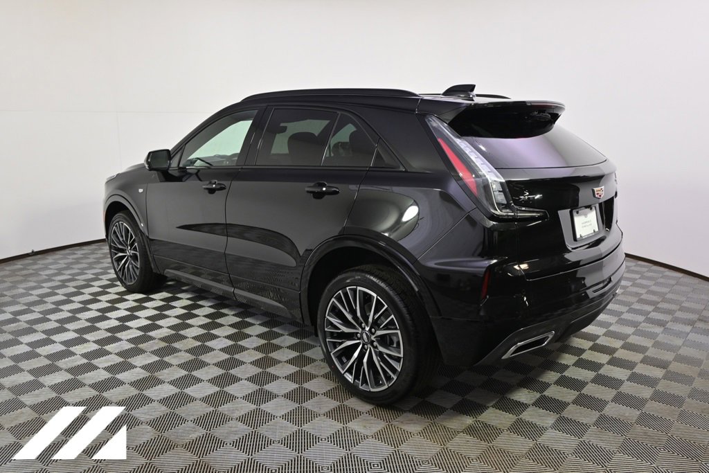 2024 Cadillac XT4 Sport photo 3