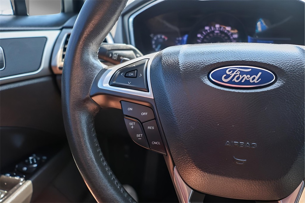 2015 Ford Fusion SE photo 11