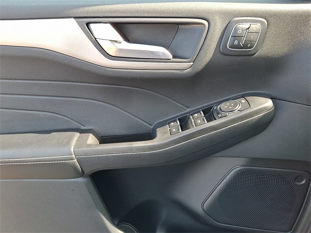 2022 Ford Escape SEL photo 10