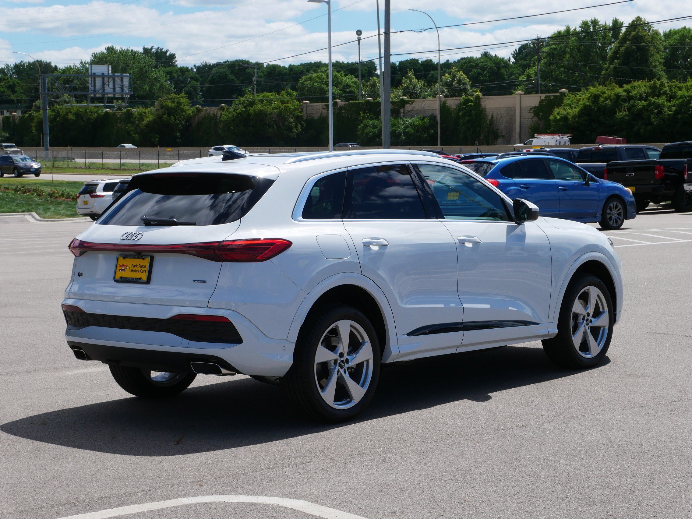 2025 Audi Q5 Premium Plus photo 2