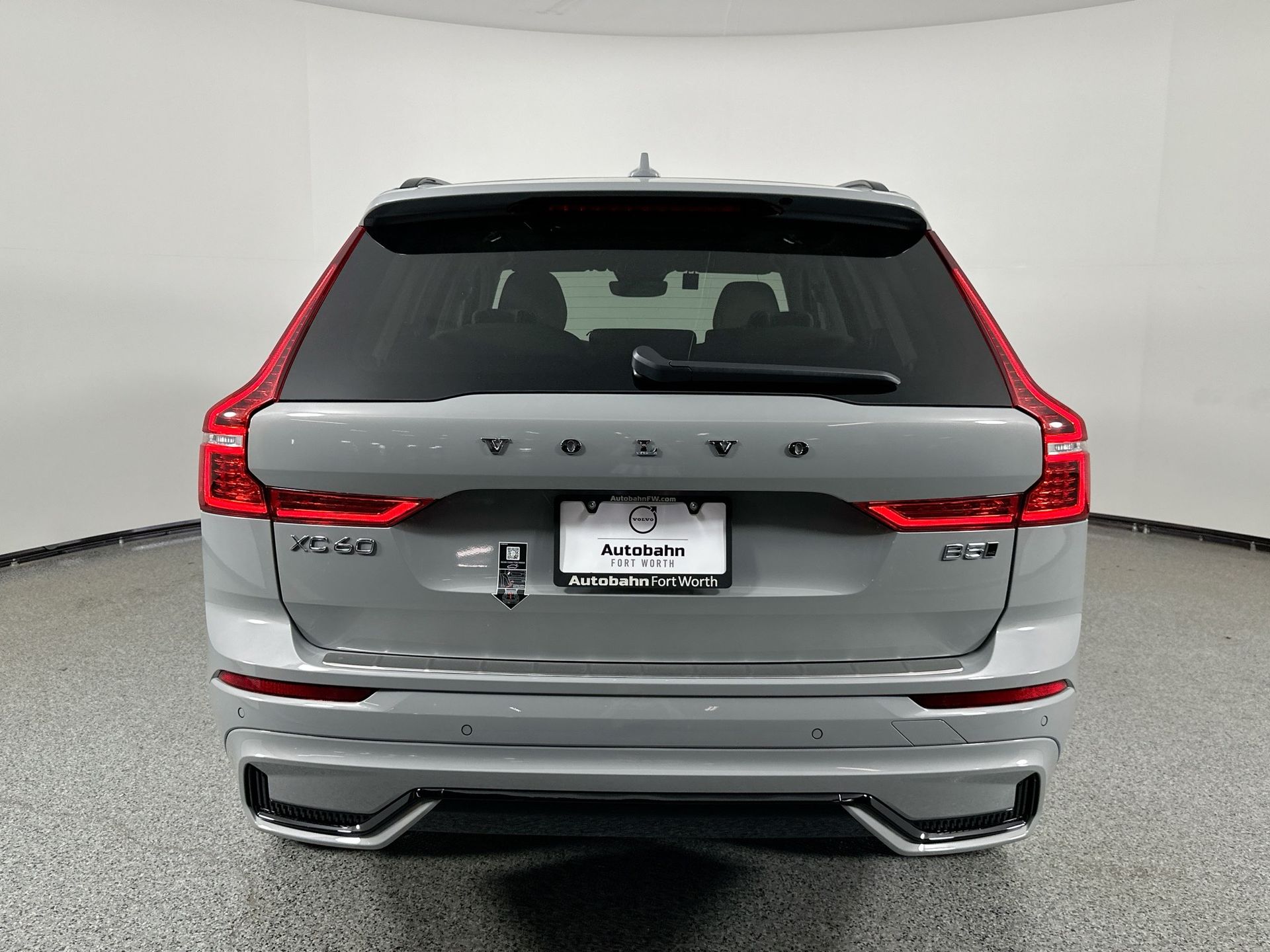 2025 Volvo XC40 AWD Core photo 5