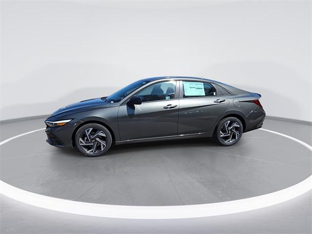 2025 Hyundai Elantra SEL Sport photo 4