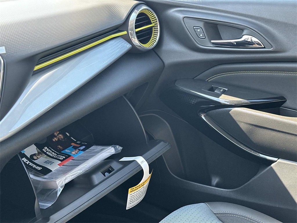 2025 Chevrolet Trax LT photo 23