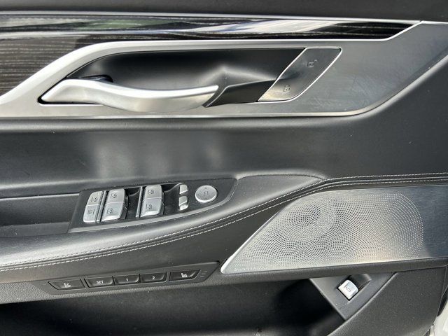 2021 Bmw 750i xDrive photo 9