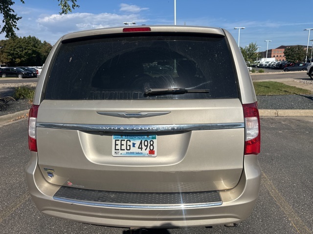 2015 Chrysler Town & Country Touring photo 4