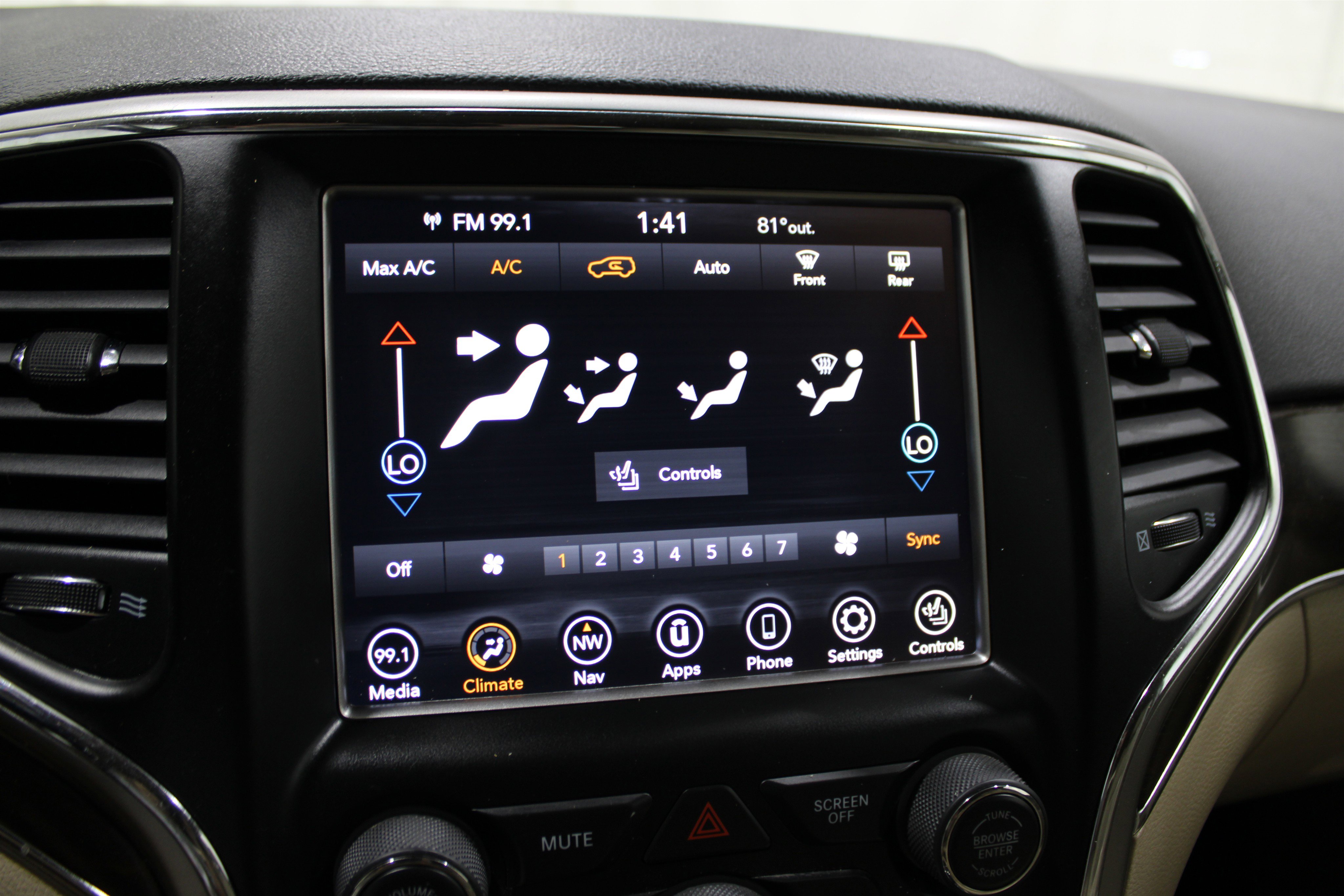 2018 Jeep Grand Cherokee Limited photo 12