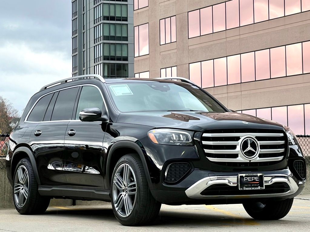 2025 Mercedes-Benz GLS Base's photo
