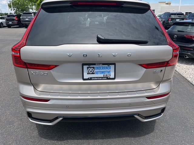 2025 Volvo XC60 B5 photo 4