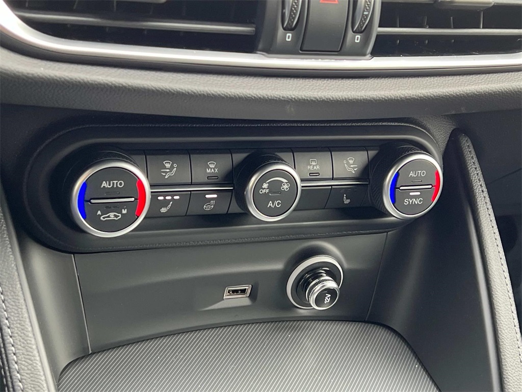 2025 Alfa Romeo Stelvio Sprint photo 19