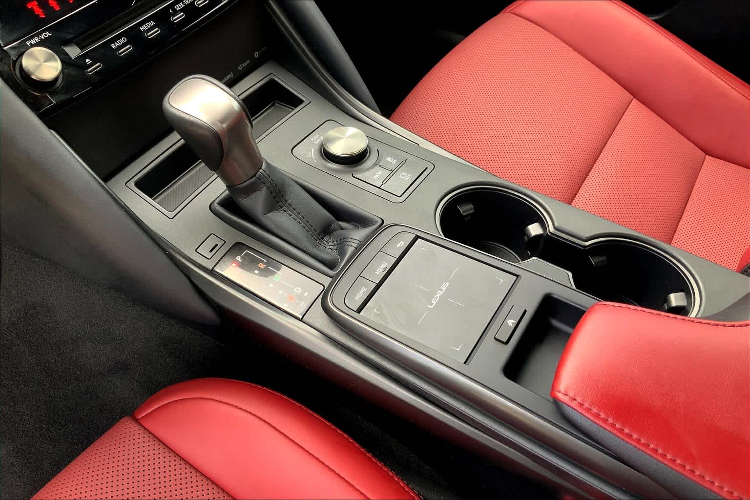 2021 Lexus IS 300 photo 14