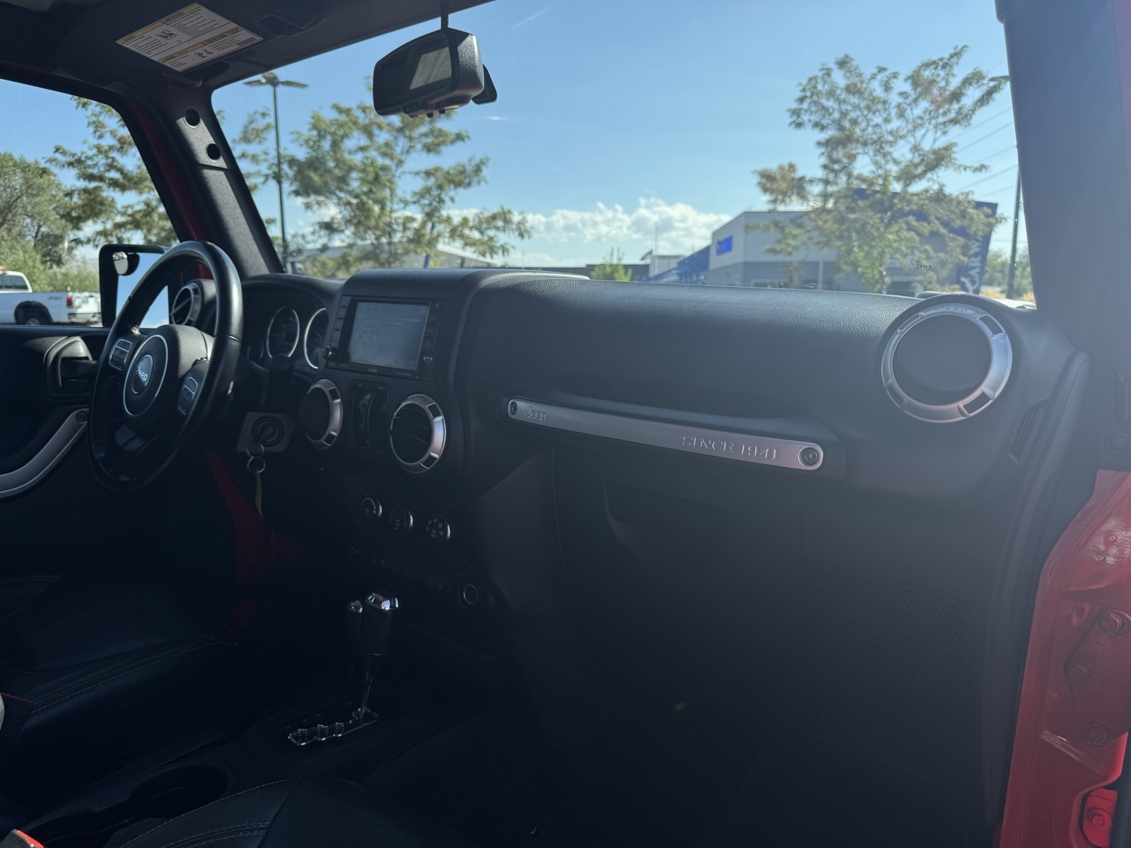 2017 Jeep Wrangler Unlimited Sahara photo 12