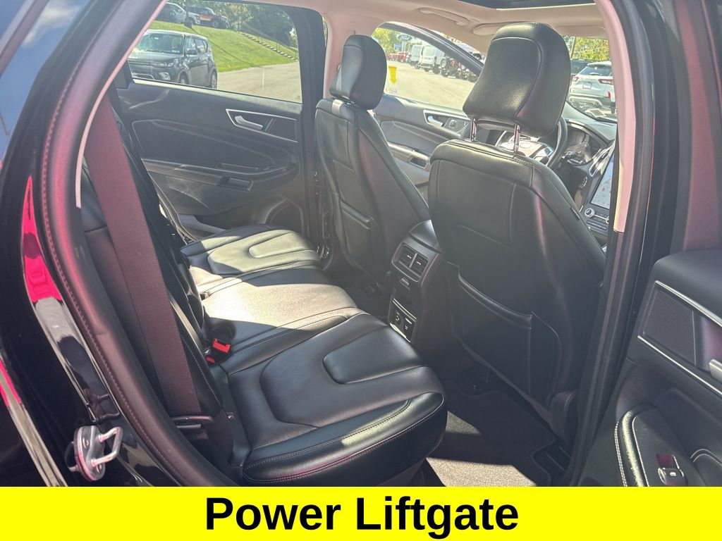 2022 Ford Edge Titanium photo 9