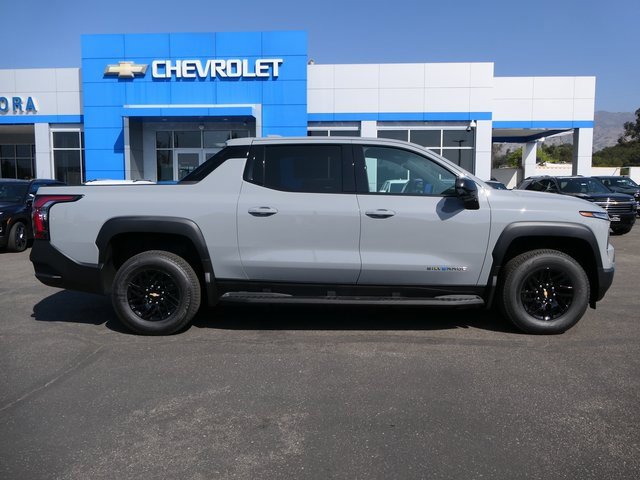 2026 Chevrolet Silverado EV LT photo 2