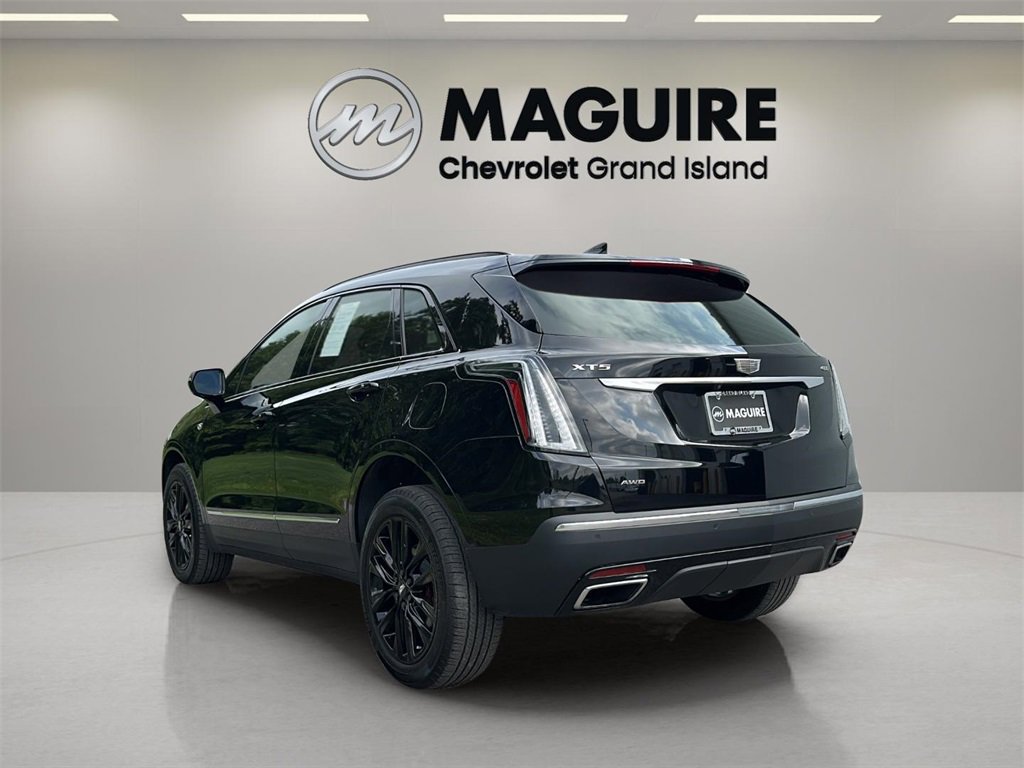 2023 Cadillac XT5 Sport photo 3