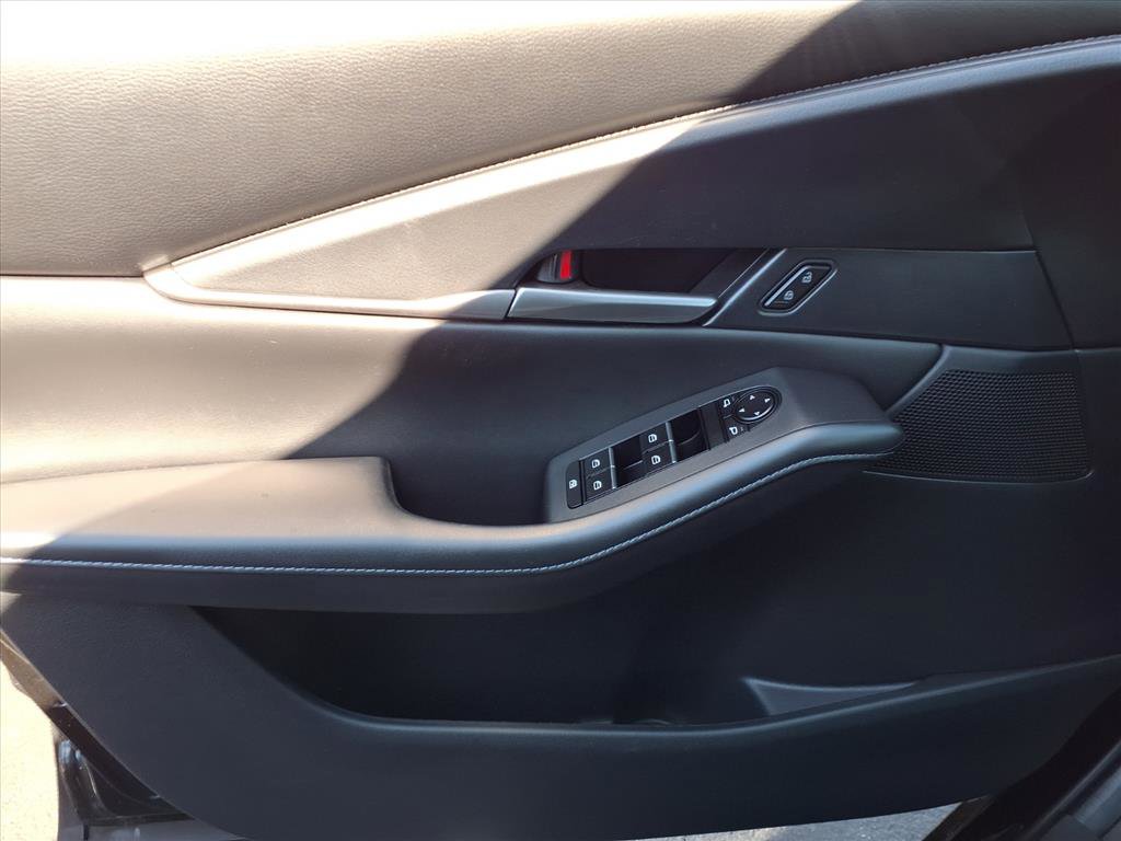 2022 Mazda CX-30 2.5 Select photo 17