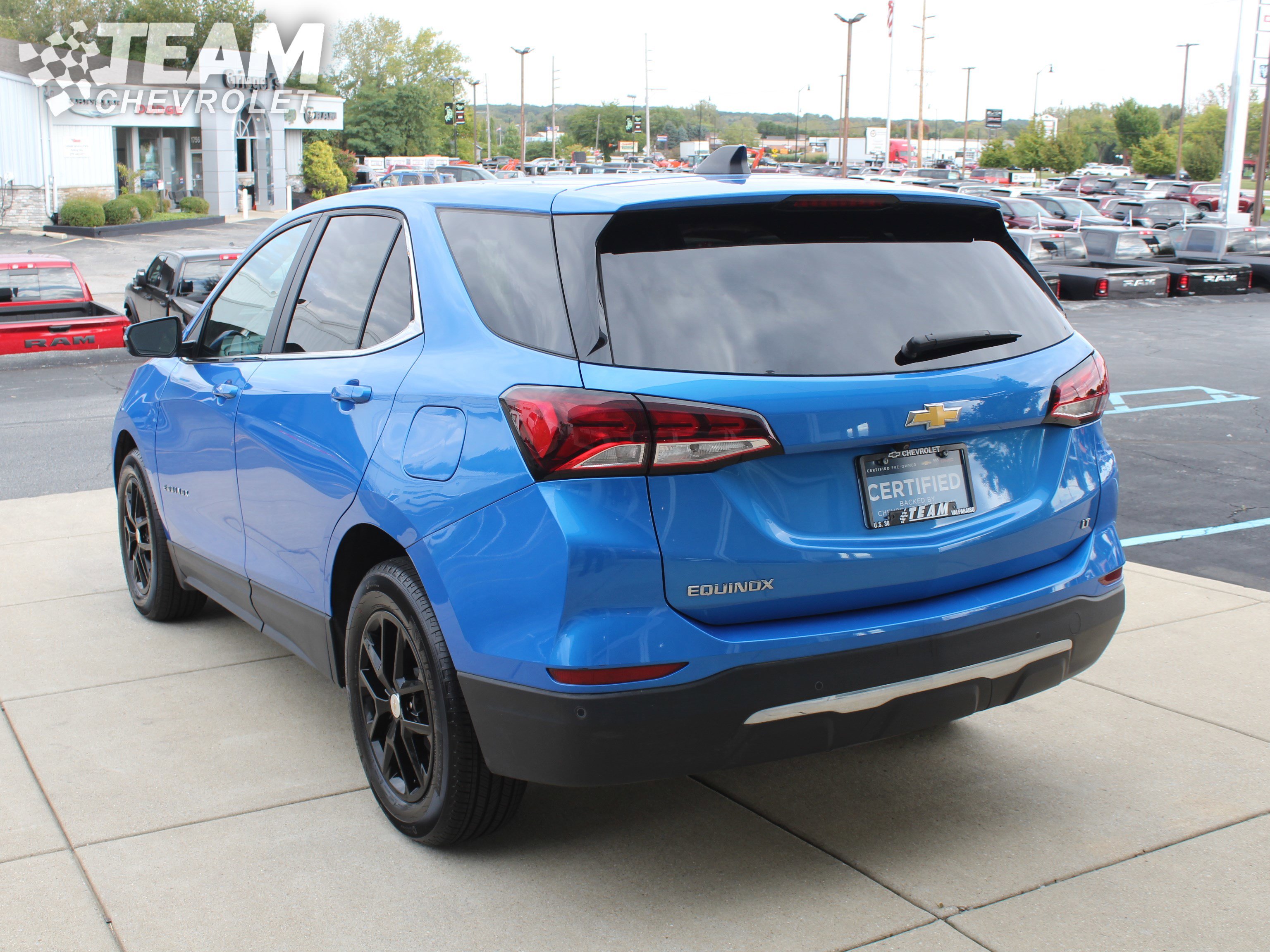 2024 Chevrolet Equinox LT photo 2
