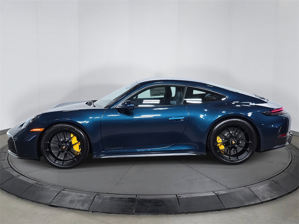 2026 Porsche 911 4 GTS photo 2