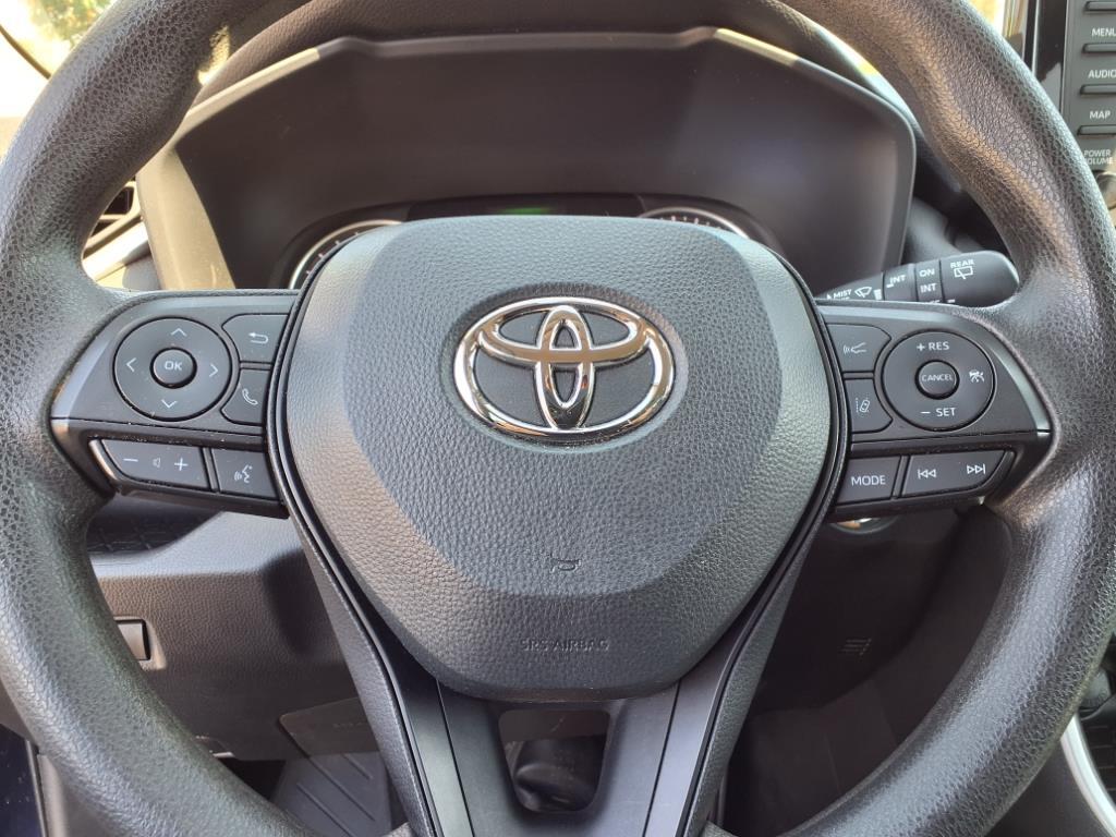 2022 Toyota RAV4 XLE photo 22