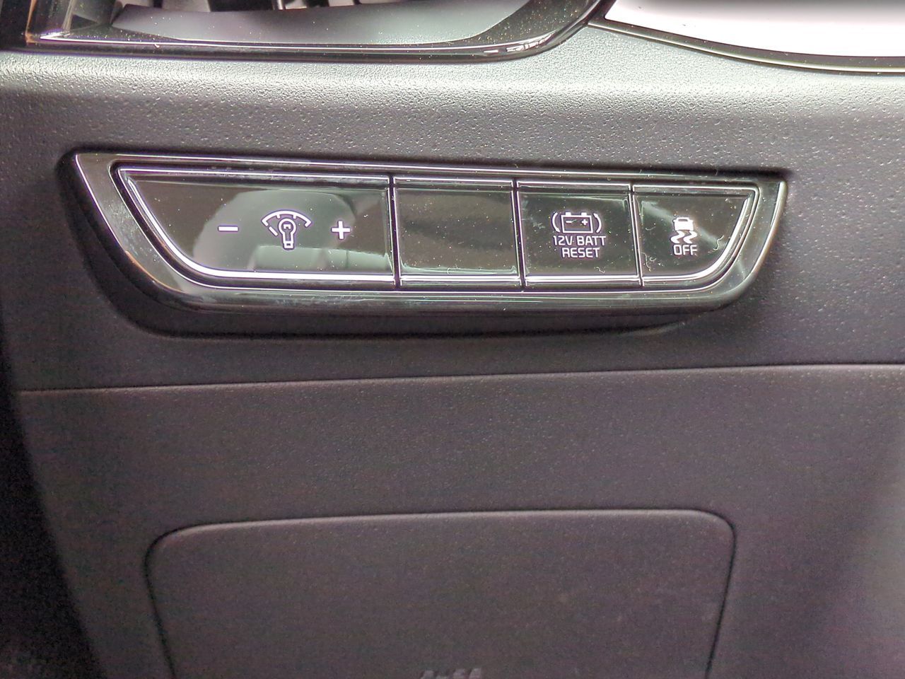 2025 Kia Niro EX photo 13