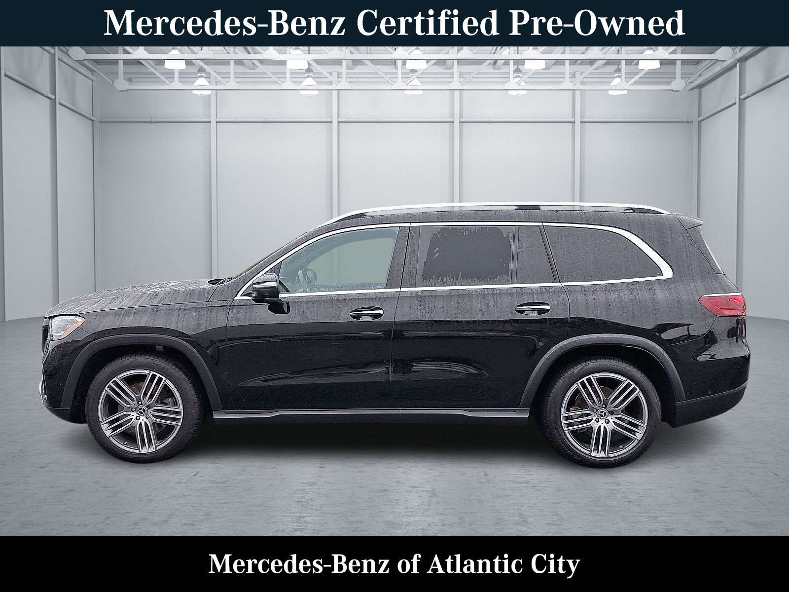 2025 Mercedes Benz GLS 450 4MATIC photo 2
