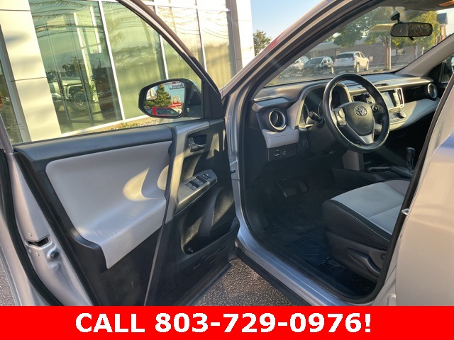 2016 Toyota RAV4 XLE photo 4