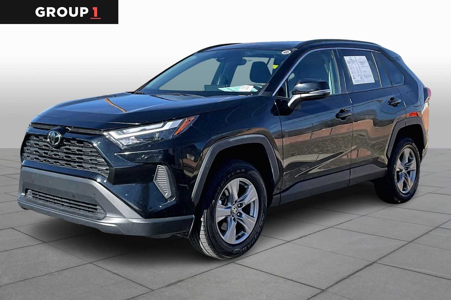 2024 Toyota RAV4 XLE's photo