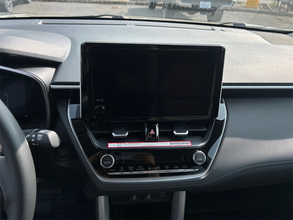 2025 Toyota Corolla Cross XLE photo 21