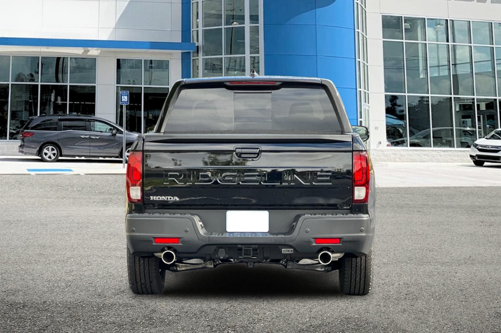 2025 Honda Ridgeline Black Edition photo 4