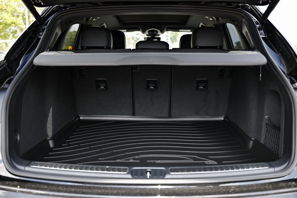 2024 Porsche Macan T photo 32