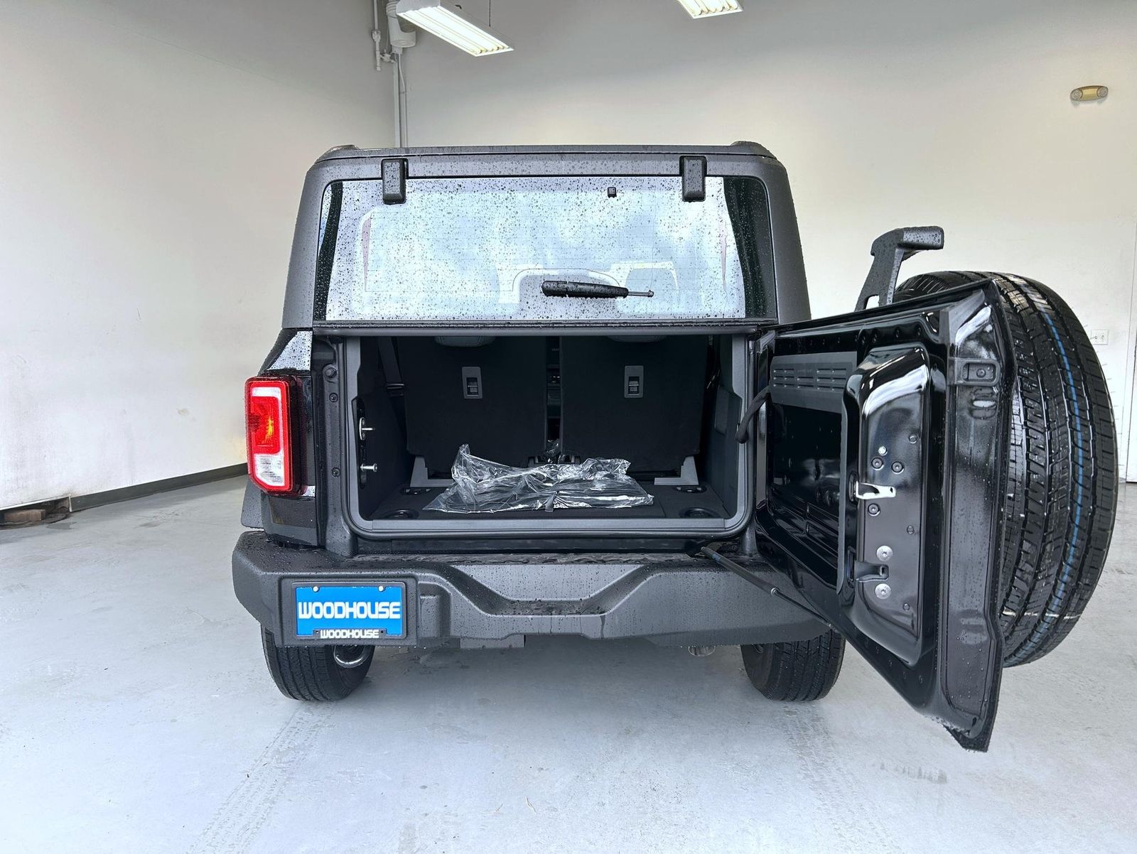 2025 Ford Bronco Base photo 7