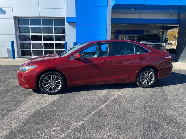 Used 2017 Toyota Camry SE with VIN 4T1BF1FK4HU786665 for sale in Kendallville, IN