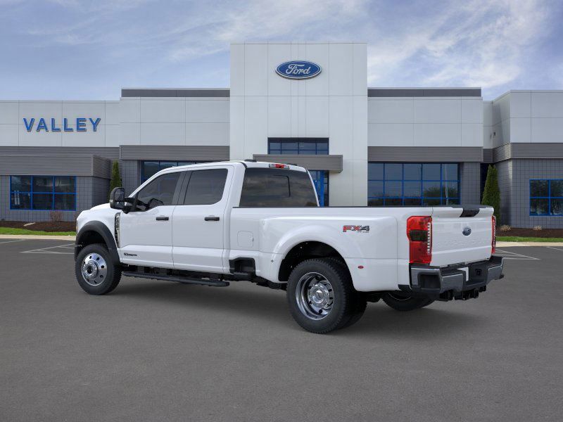 2025 Ford F-450 photo 4