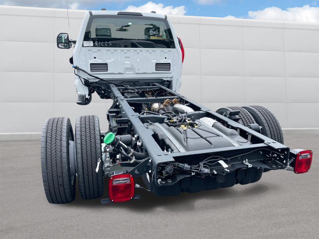 2024 Ford F-550 photo 3