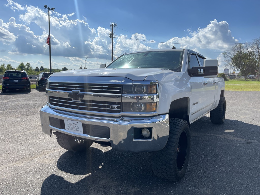 2015 Chevrolet Silverado 2500HD LTZ photo 9
