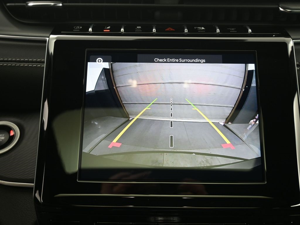 2025 Jeep Grand Cherokee Laredo Altitude X photo 3