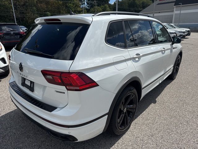 2024 Volkswagen Tiguan SE R-Line Black photo 5