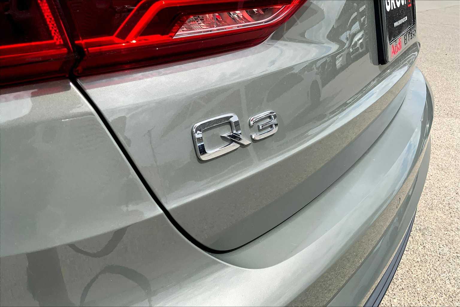 2022 Audi Q3 S line Premium Plus 45 TFSI photo 27