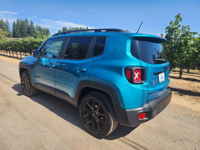 2022 Jeep Renegade Altitude photo 2