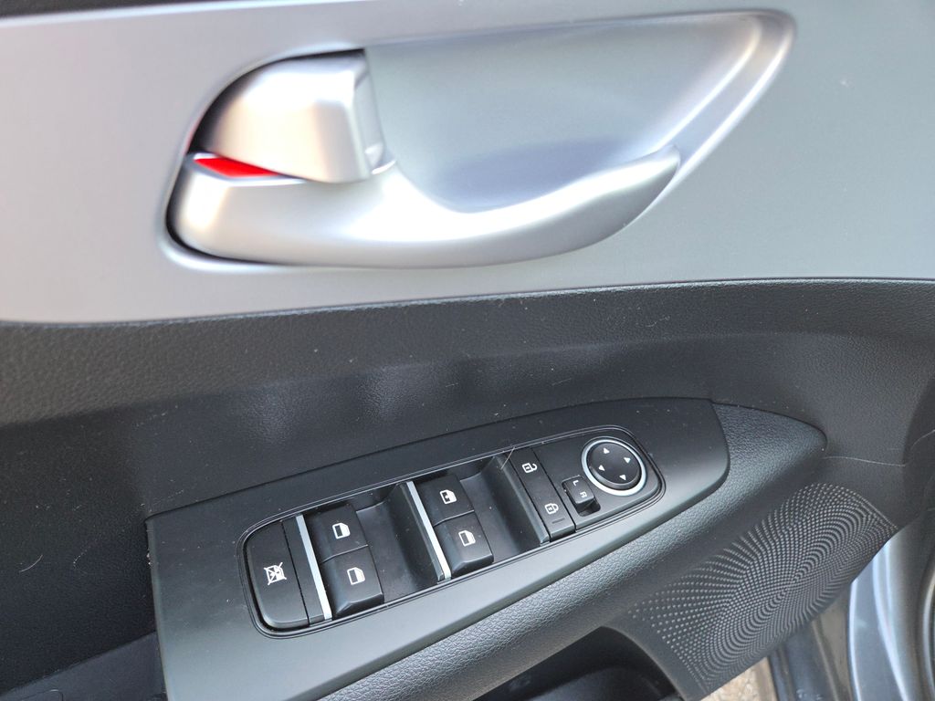 2024 Kia Forte LXS photo 23