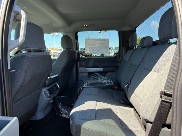 2025 Ford F-150 Lightning XLT photo 32