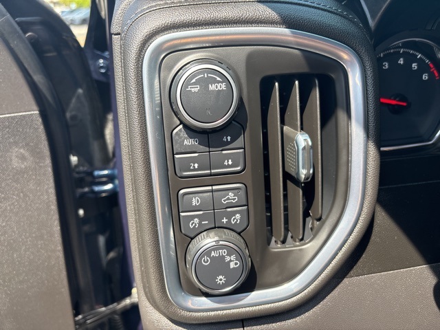 2021 Chevrolet Silverado 1500 RST photo 13