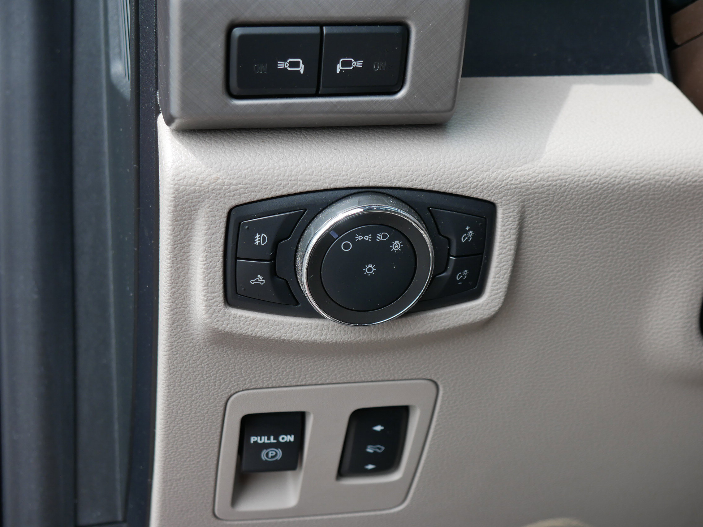 2020 Ford F-150 Limited photo 4