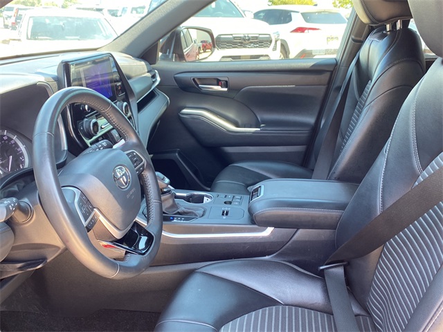 2024 Toyota Highlander XSE photo 18
