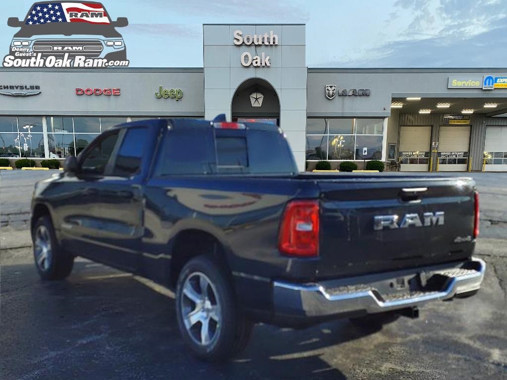 2025 Ram 1500 Tradesman photo 3