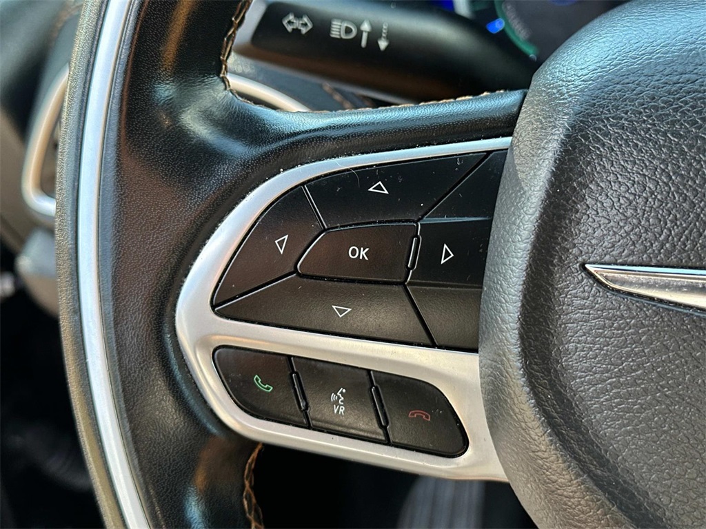 2021 Chrysler Pacifica Hybrid Pinnacle photo 23