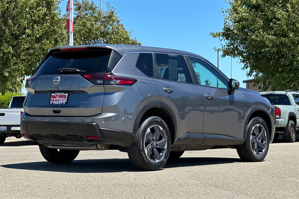 2024 Nissan Rogue SV photo 4