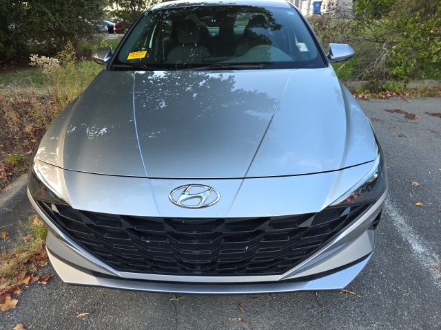 2023 Hyundai Elantra SE photo 6