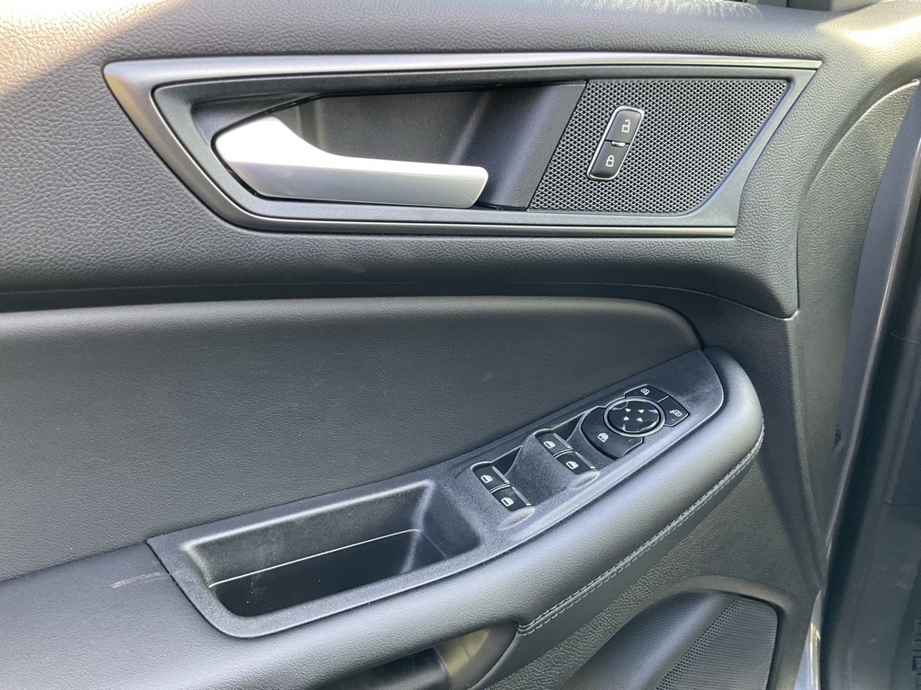 2024 Ford Edge SE photo 5